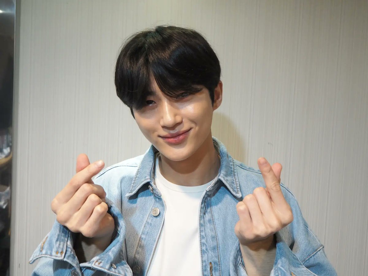 Hwaiting!_LIVE tweet media