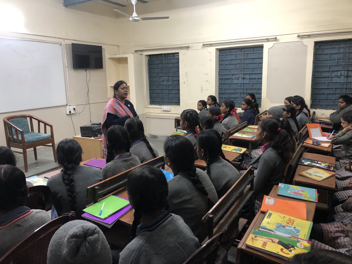 IamCJha's tweet photo. #ExaminationTips 

I witnessed a wholesome incident today.  
Ms. Ranjana Bansingh Ma’am (HOS @ggsss1923050) took time and interacted with the students of Board classes. She shared some used tips to stay stress free during exams. 

#MotivatingStudents 

@Dir_Education @PbpandeyB https://t.co/FptA6JM8CI