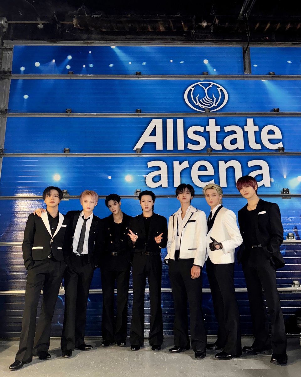NCTsmtown_DREAM's tweet photo. 시카고 징글볼도 무사히 완료☺️
피자도 맛있게 먹었습니다😆😆

Successfully wrapped up Jingle Ball in Chicago☺️
And enjoyed some delicious pizza too😆😆

#JISUNG
#NCTDREAM #NCTDREAMinChicago
#iHeartJingleBall #Chicago https://t.co/v0FxYPba4H