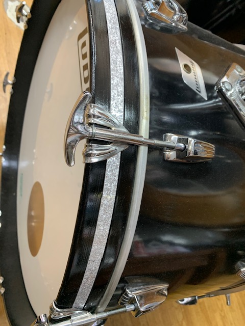 musicplant's tweet image. 【土浦店】Ludwig 1970' BIG BEAT SET中古品!!
1970年代中盤〜1980年初頭頃モデル!!太めのサウンドでROCKサウンドにもおすすめ!!レインフォースメント仕様。
music-plant.com/webshop/produc…
#Ludwig #ドラムセット #中古楽器 #楽器店 #楽器屋 #土浦 #つくば