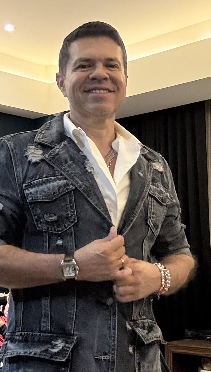 j_medina37's tweet photo. pues una posada pa'empezar bien la semana.Gracias por su buena vibra,les deseamos que sea un feliz feliz #diciembre2024 que ni parezca #Lunes #Cheers ♥️♥️ https://t.co/sfAP81ZTg0