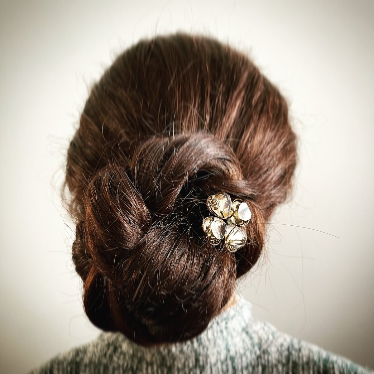 TAMARUSAN_en's tweet image. 🍃✨Restock Announcement✨🍃
Our hair tie featuring various leaf-patterned resin pieces in chic tones is back in stock! Perfect for adding a touch of natural elegance to your look, whether for daily wear or special occasions. 🌿
#HairTie #LeafDesign #ChicStyle #Restock