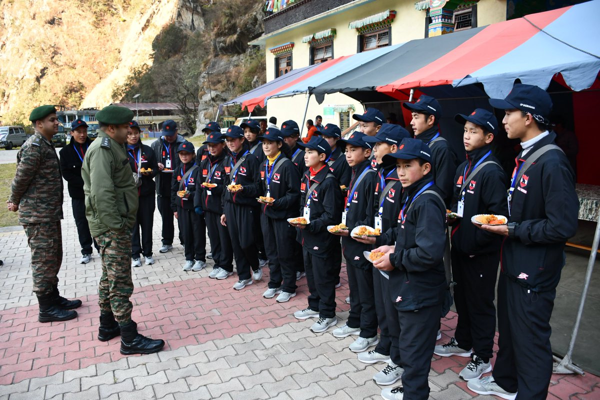 diprotawang's tweet photo. Under #OpSadbhavana 16 students from #Jemithang embarked on a remarkable National Integration Tour along the Buddhist circuit #Gaya, #Kushinagar, and #Sarnath. Flagged off from the historic #GorsamChorten on 09 Dec 24. https://t.co/dwJEDk2Ijp