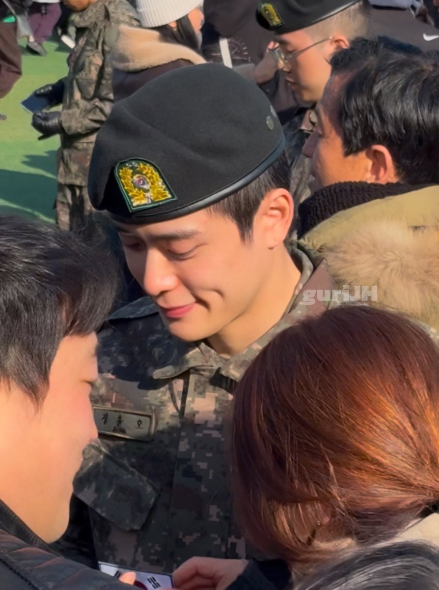 thats a baby!!! a baby in the military 😭