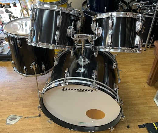 musicplant's tweet image. 【土浦店】Ludwig 1970' BIG BEAT SET中古品!!
1970年代中盤〜1980年初頭頃モデル!!太めのサウンドでROCKサウンドにもおすすめ!!レインフォースメント仕様。
music-plant.com/webshop/produc…
#Ludwig #ドラムセット #中古楽器 #楽器店 #楽器屋 #土浦 #つくば