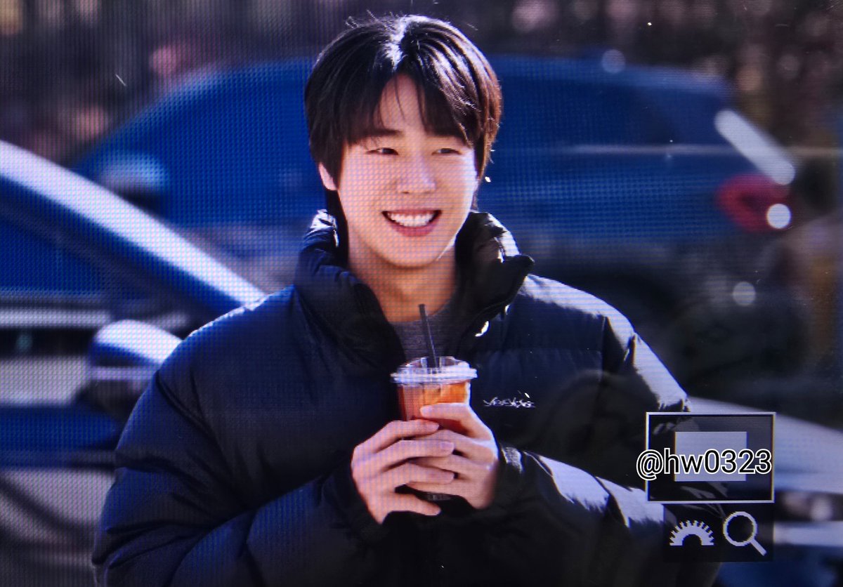 hw0323's tweet photo. 241210

❤️

#이현우 #LeeHyunwoo #원정빌라 https://t.co/81LCemeswu