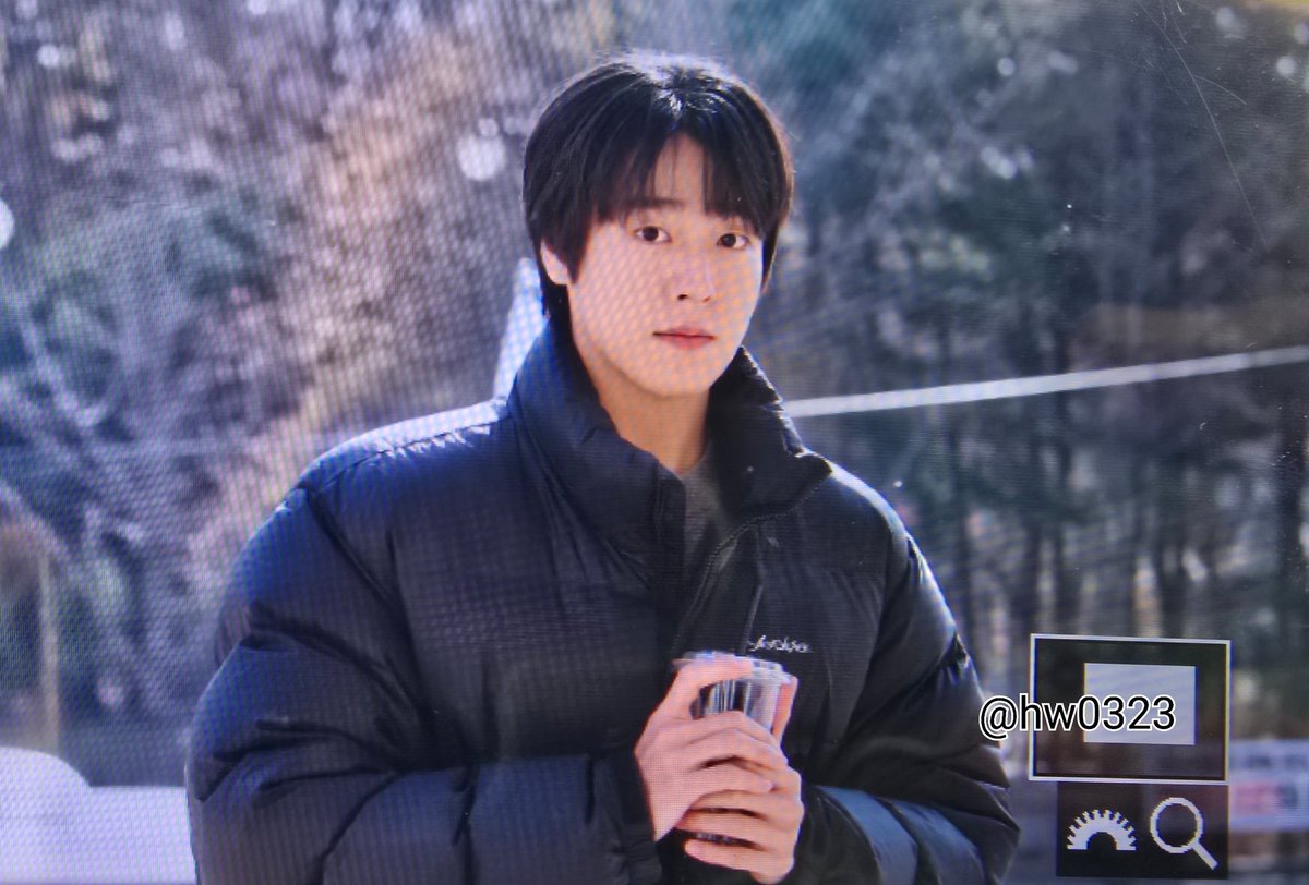hw0323's tweet photo. 241210

❤️

#이현우 #LeeHyunwoo #원정빌라 https://t.co/81LCemeswu