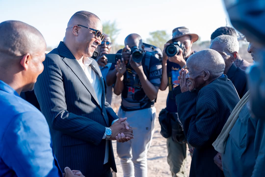 futurem04's tweet photo. This is the Botswana we gave birth to.Guys..Basarwa will finally have a sense of belonging in their own country..What a bittersweet moment🇧🇼🤗 https://t.co/MYXb5SctPU