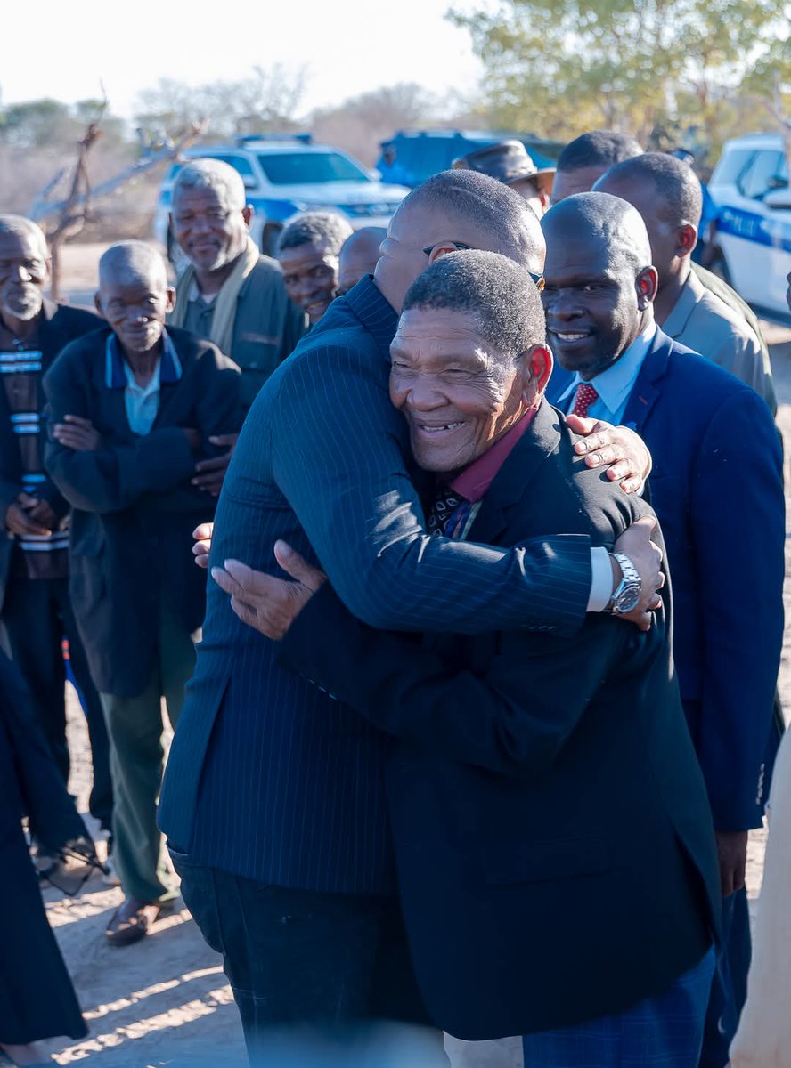 futurem04's tweet photo. This is the Botswana we gave birth to.Guys..Basarwa will finally have a sense of belonging in their own country..What a bittersweet moment🇧🇼🤗 https://t.co/MYXb5SctPU