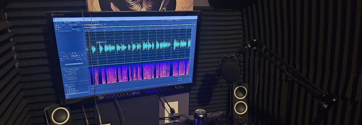 Voopy_'s tweet image. Taking a break from looking at this to look at this! 😅