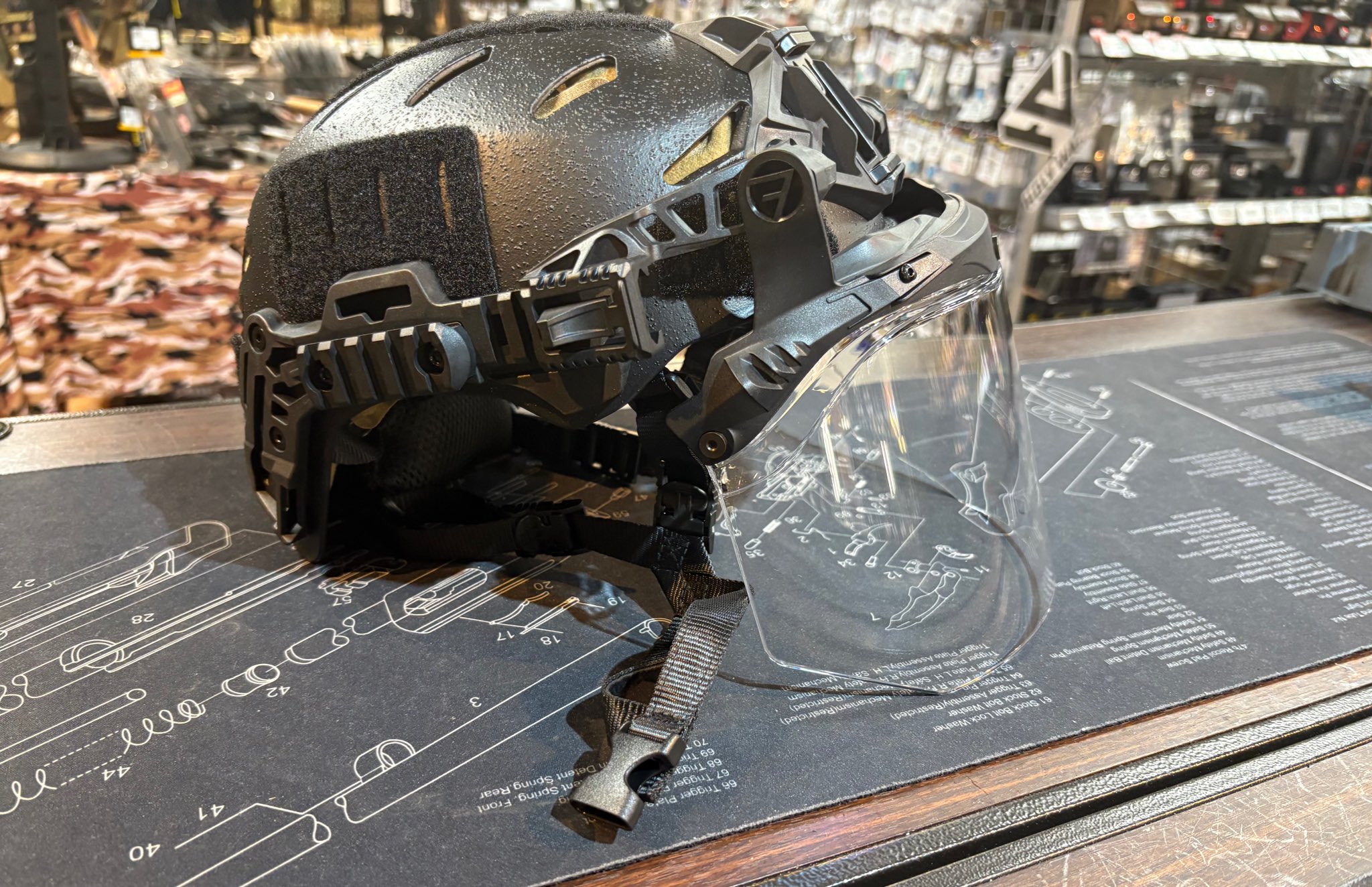⚡️SFBC難波店⚡️レンジ併設ミリタリーショップ🔫 on X: 