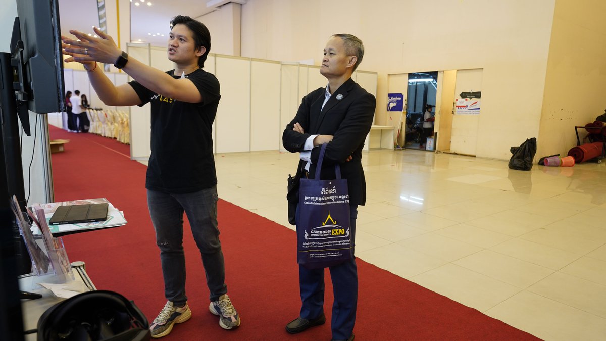 LASTMILEWORKS's tweet photo. 📷
#LastmileworksCambodia #CambodianConstructionExpo2024 #CCA #Constructionindustry #Innovation #Industryinsight #Urbandevelopment #kohpich https://t.co/yAKnJ1HnK2