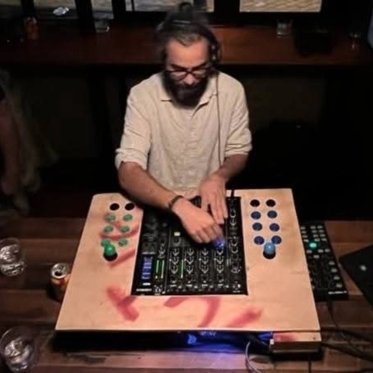 MarzeNZ's tweet photo. A project I have been busy working on and is constantly evolving. I think some of you old school heads may get a kick out of it!

Virtual DJ
Rane SL3
Reloop RMX 60
IPAC 2 Arcade Controller Interface
NI Kontrol X1 https://t.co/QJEInKxLRv