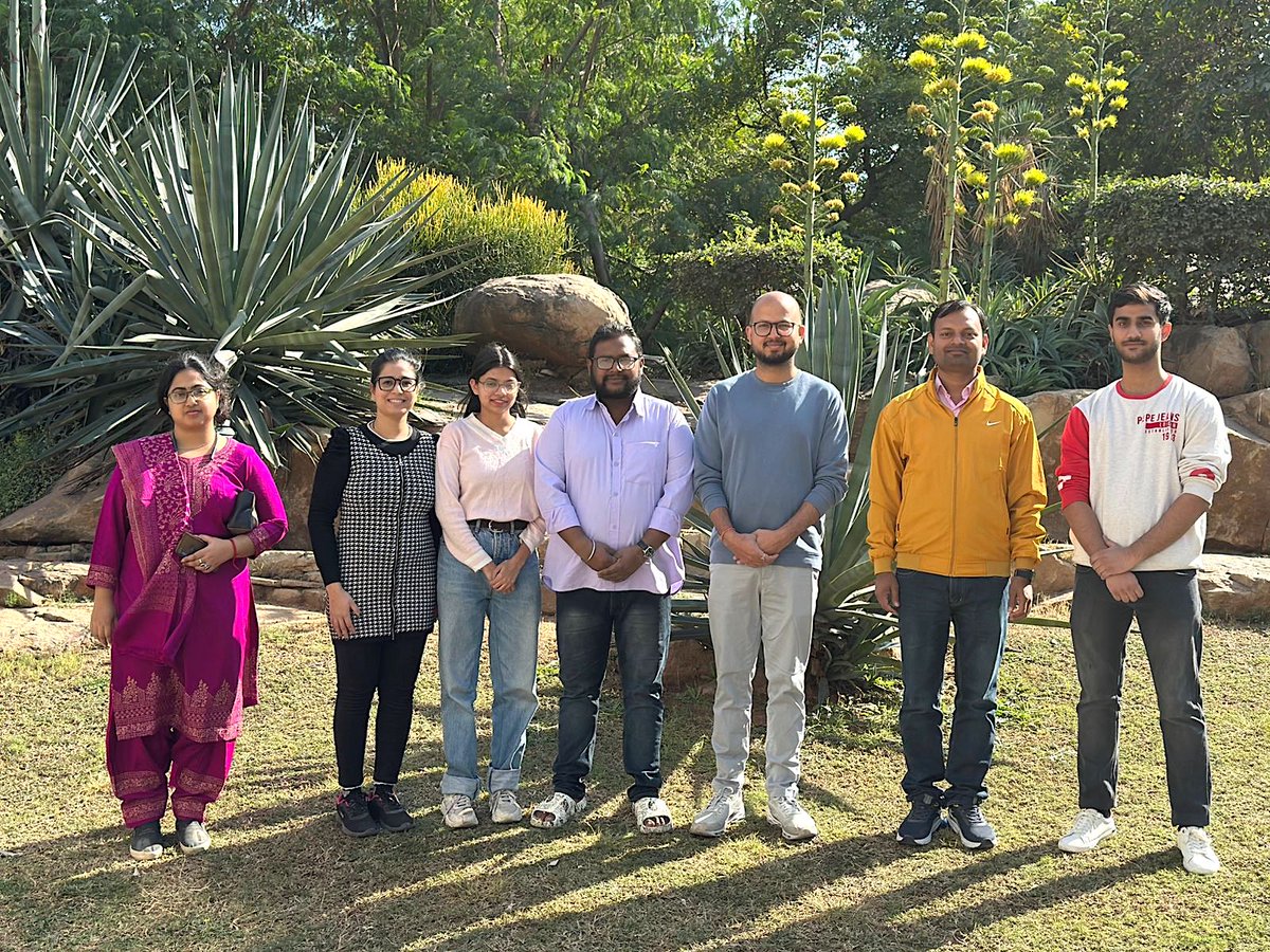 PrajapatiLab's tweet photo. It was a truly enjoyable and inspiring experience to have you with us, Rajan. Your immense potential to make a meaningful impact in the field of research is remarkable. Thank you for visiting us and motivating the students. https://t.co/mdcMGDvK3i