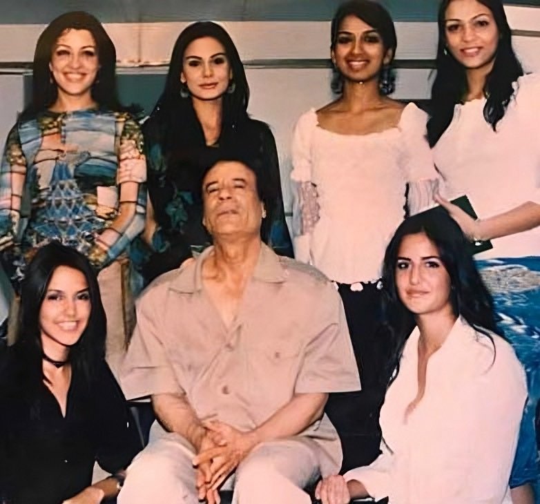 espnproperties's tweet photo. @UmairSandu But why did he not to the other 4 girls in the pic https://t.co/bzlLqAfwvX