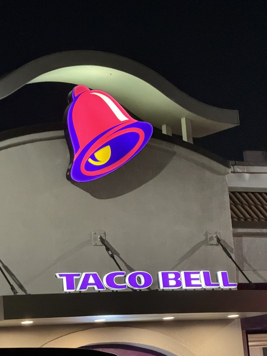 OptimusDogGuy's tweet photo. I was having so much fun #meming all day  I forgot to eat. No Quiero Taco Bell beechus $DOG is HUNGI #Tacobell #tacobelldog #dogs #food https://t.co/ghTwac0Tb9