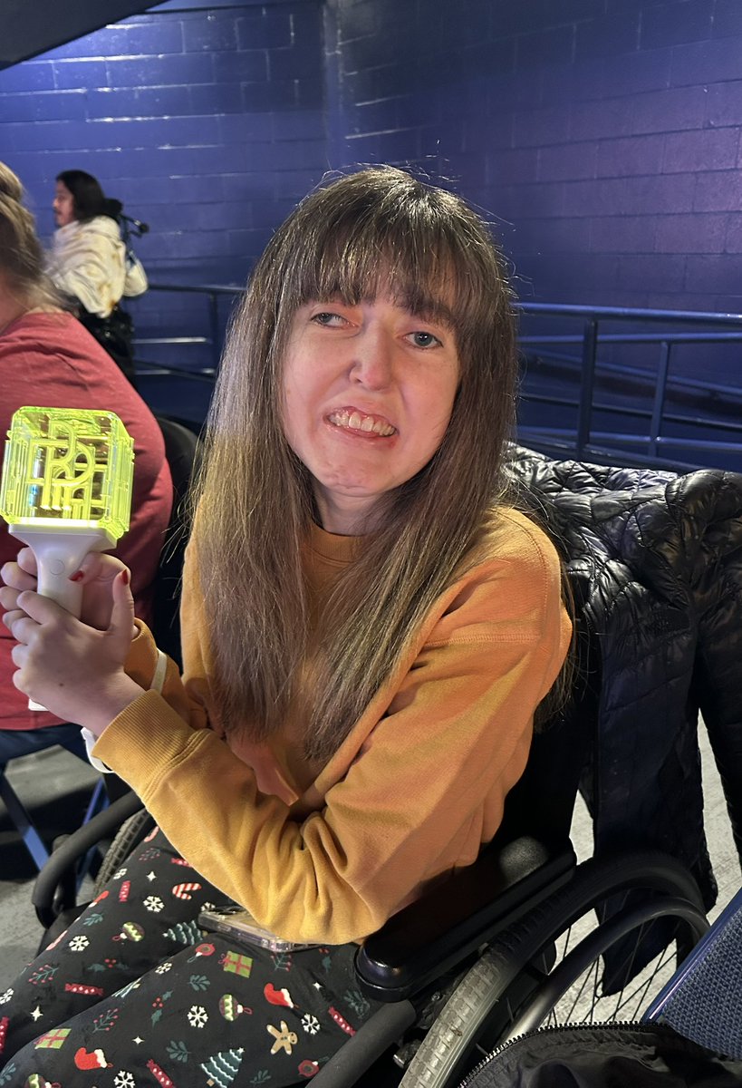 elliestyles_3's tweet photo. “These beautiful things that I've got” 💜🫰 #JINGLEBALLCHICAGO #JingleBallTour @bensonboone @NCTsmtown_DREAM https://t.co/rgNRxFcw8Z