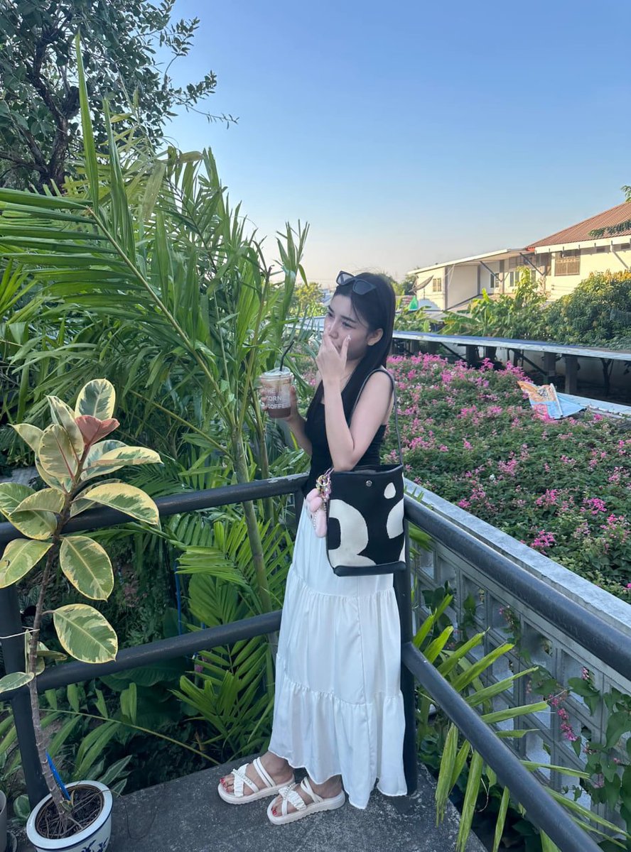 patchar1532's tweet image. แสงแดดมันแยงตา แต่เธอมันแยงใจ😂 #โสดจีบได้ #บางแสน #ระยอง #ฝากกดติดตามทวิตด้วยนะคะ  #ไม่ได้รับงานไอดีไลน์ 
                                    lynlyn_999