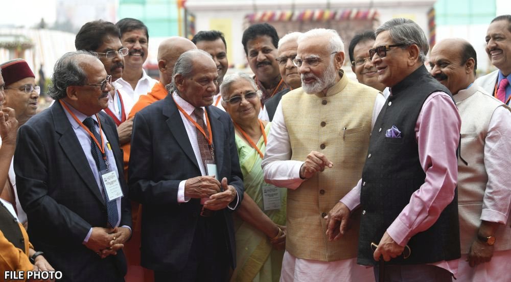 narendramodi tweet picture