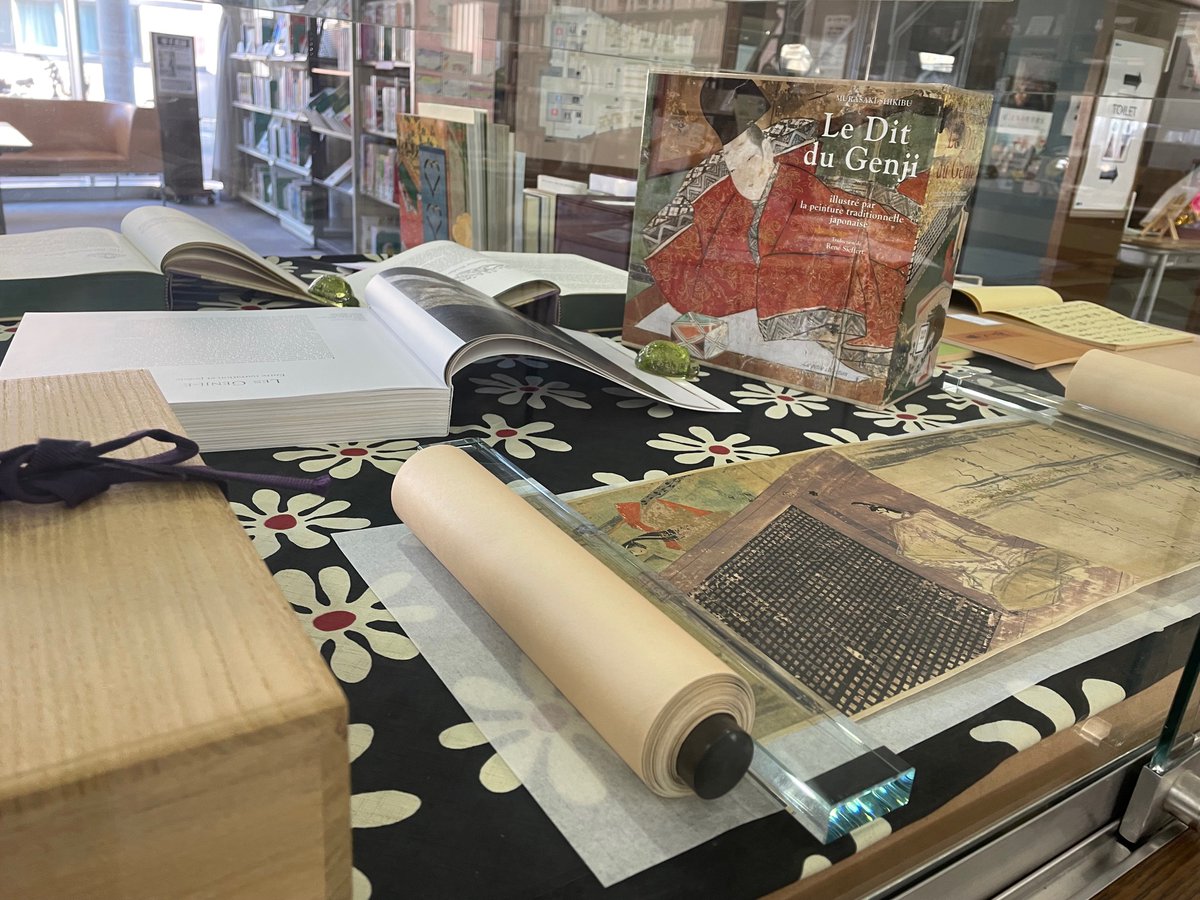 KIUlibrary's tweet photo. -ˋˏ 展示紹介 ˎˊ-
『源氏物語』をテーマとした展示を行っています。『紫式部日記絵巻』の複製なども展示していますので、この機会にぜひご覧ください！ https://t.co/TtHokJGPp7