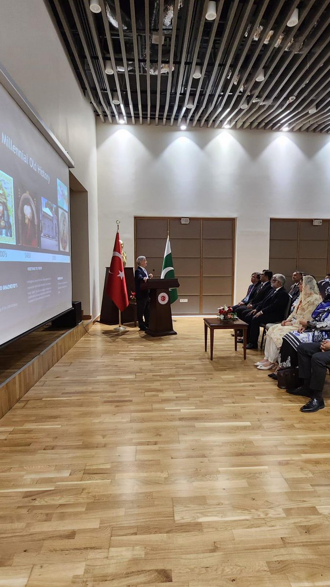 TC_KarachiBK's tweet image. 1️⃣ It was an honor to host and address to the National Institute of Public Administration-NIPA’s Senior Management Course participants, senior civil servants from across brotherly Pakistan representing provincial & federal government departments & agencies @ our Consulate.
#NIPA