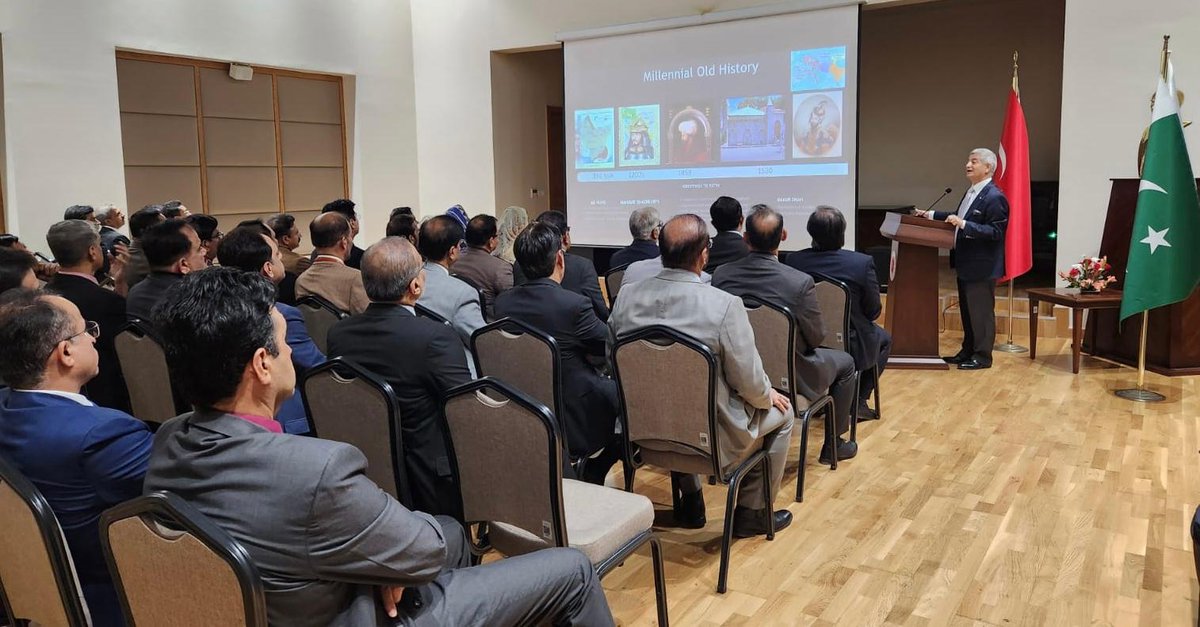 TC_KarachiBK's tweet image. 1️⃣ It was an honor to host and address to the National Institute of Public Administration-NIPA’s Senior Management Course participants, senior civil servants from across brotherly Pakistan representing provincial & federal government departments & agencies @ our Consulate.
#NIPA