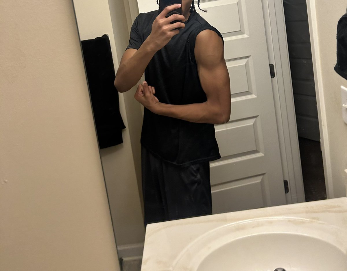 CashDonovan23's tweet photo. Does daddy flexing turn you on? Rt this then cuck. #nudes  #cockrate #cumtribute #bigdick #bbc #porn #dick #dickpic #bigcock  #cocktribute #cock #porn #nsfwtwt #sizekink #goon #gooner #hotwife #cuckold #bull #cashmaster #bnwo #black #feet https://t.co/aWVEwy53HG