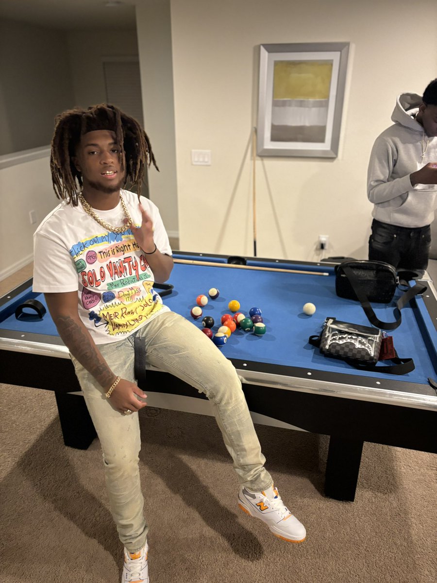 RecklessDonn's tweet photo. 2024 comin to a end🫠but what yall want fa christmas? https://t.co/sd205wCg8t