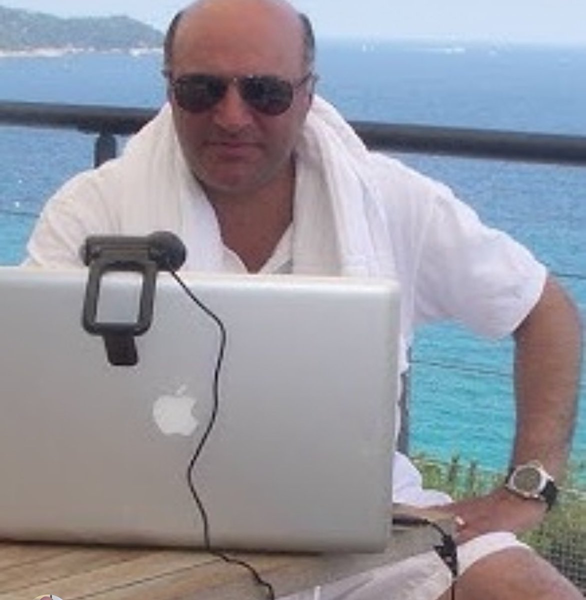 9inelives's tweet photo. $813M Liquidated from crypto markets today, Profits from BTC will be rolled over into Eth, Sol, and other alts… stay strong fellas https://t.co/L2Xt3e4mbv