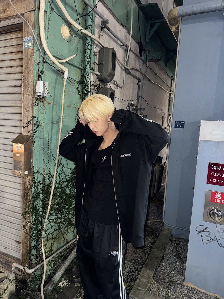 🖤🖤

#TNX 
#은휘 #HWI