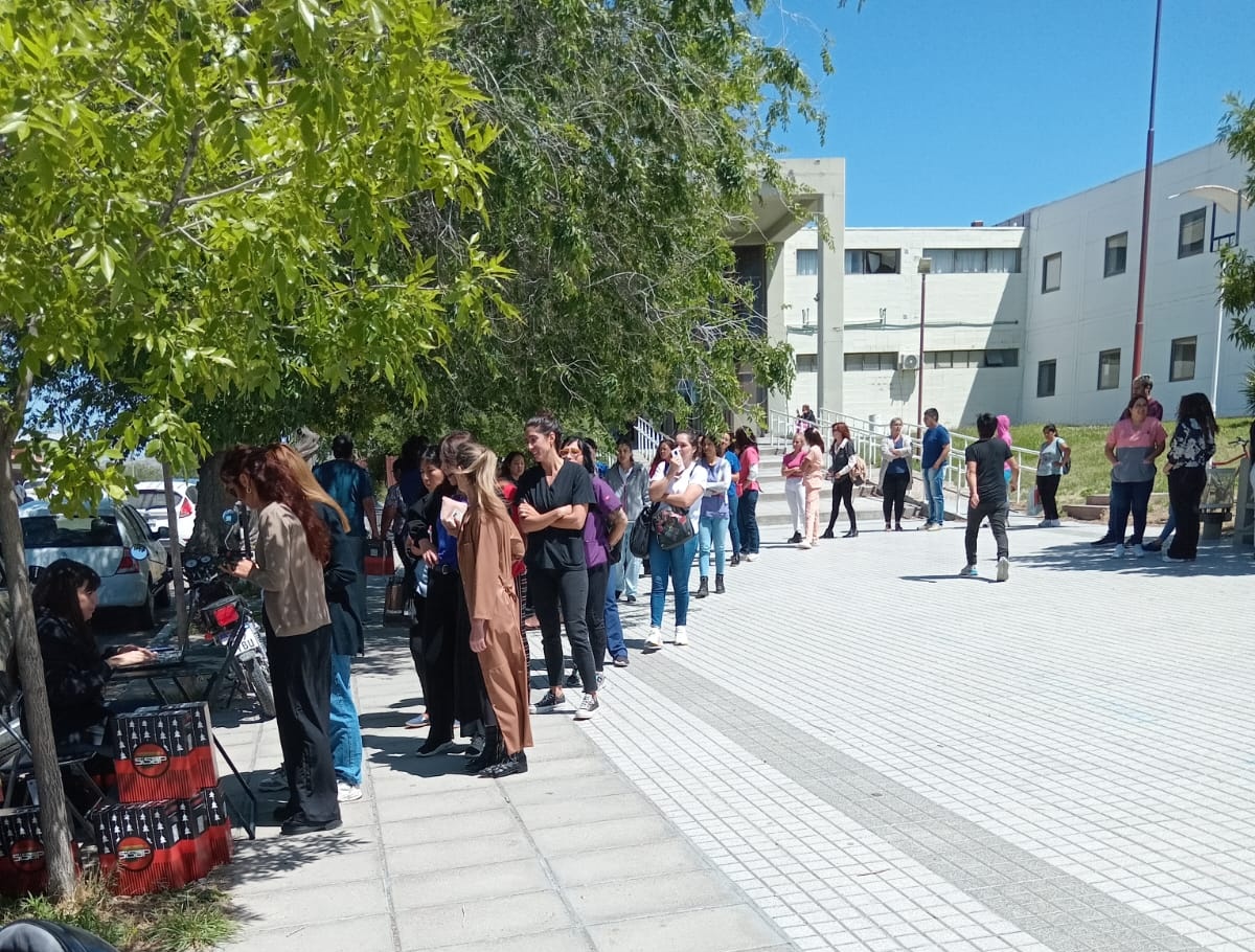 Comenzó la entrega de cajas Navideñas.

Puerto Madryn 

#Navidad #equipo #SISAP