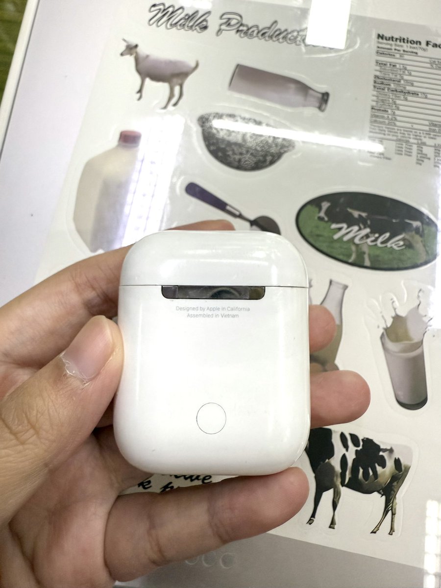 Zchayarat's tweet photo. งต่อ airpods gen2 (ของแท้ซื้อจากช้อป)

-เคส แบตปกติ
-หูฟังแบตเสื่อมทั้ง2 ข้าง

ขาย 800฿ ส่งฟรี

#ส่งต่อ #ส่งต่อairpods #airpods #airpods2 #ส่งต่อapple #AirPods #airpodsมือสอง #AirPodมือสอง https://t.co/2UyNs9WL6F