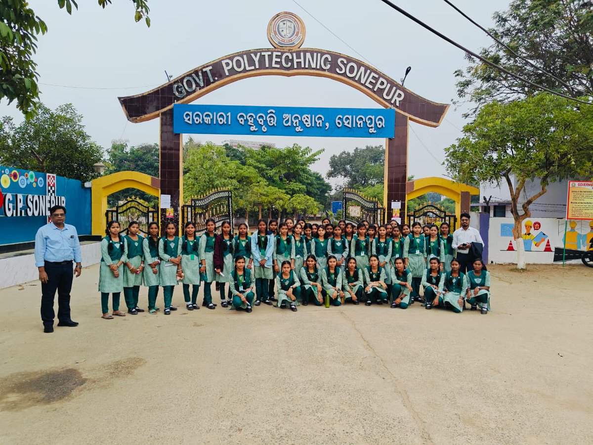 govtpolysonepur's tweet photo. Visit of Govt. Nodal Girls High School to Govt. Polytechnic, Sonepur on Dt 07.12.24 https://t.co/ElSYPbWVIt