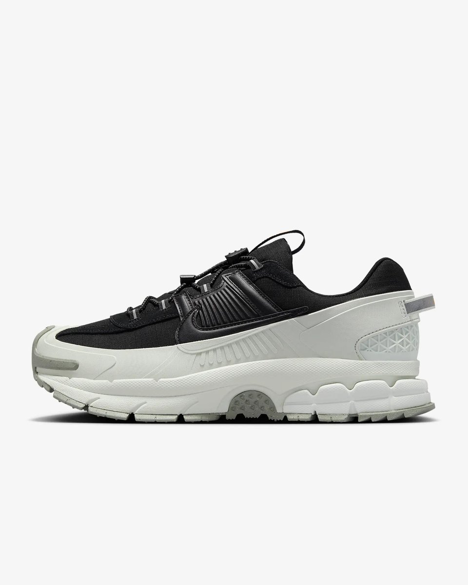 DealsHubz's tweet image. Nike Zoom Vomero Roam Men's Winterized Shoes for $180

sovrn.co/1718exs

#Vomero #Winterized #Ad #Nike