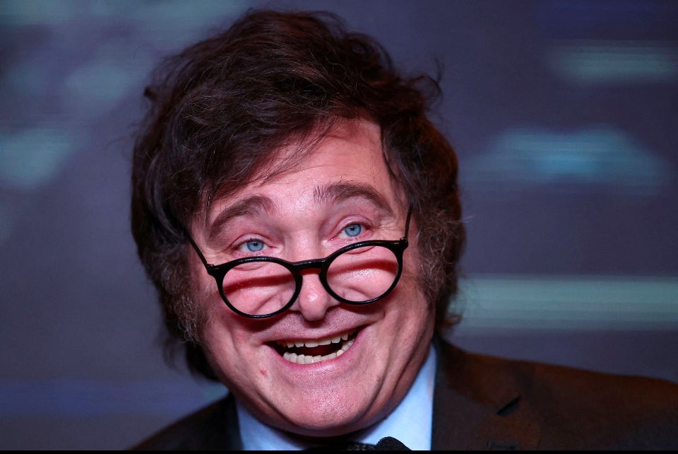 Fundstück auf #LinkedIn:

"🇦🇷 Was man von Javier Milei wirklich lernen kann (über uns)

Heute vor einem Jahr wurde der Ökonom Javier #Milei (Foto u.) argentinischer Präsident. Wenn ich das Gros deutscher Medien richtig interpretiere, ist der 54-Jährige ein radikaler Irrer, der