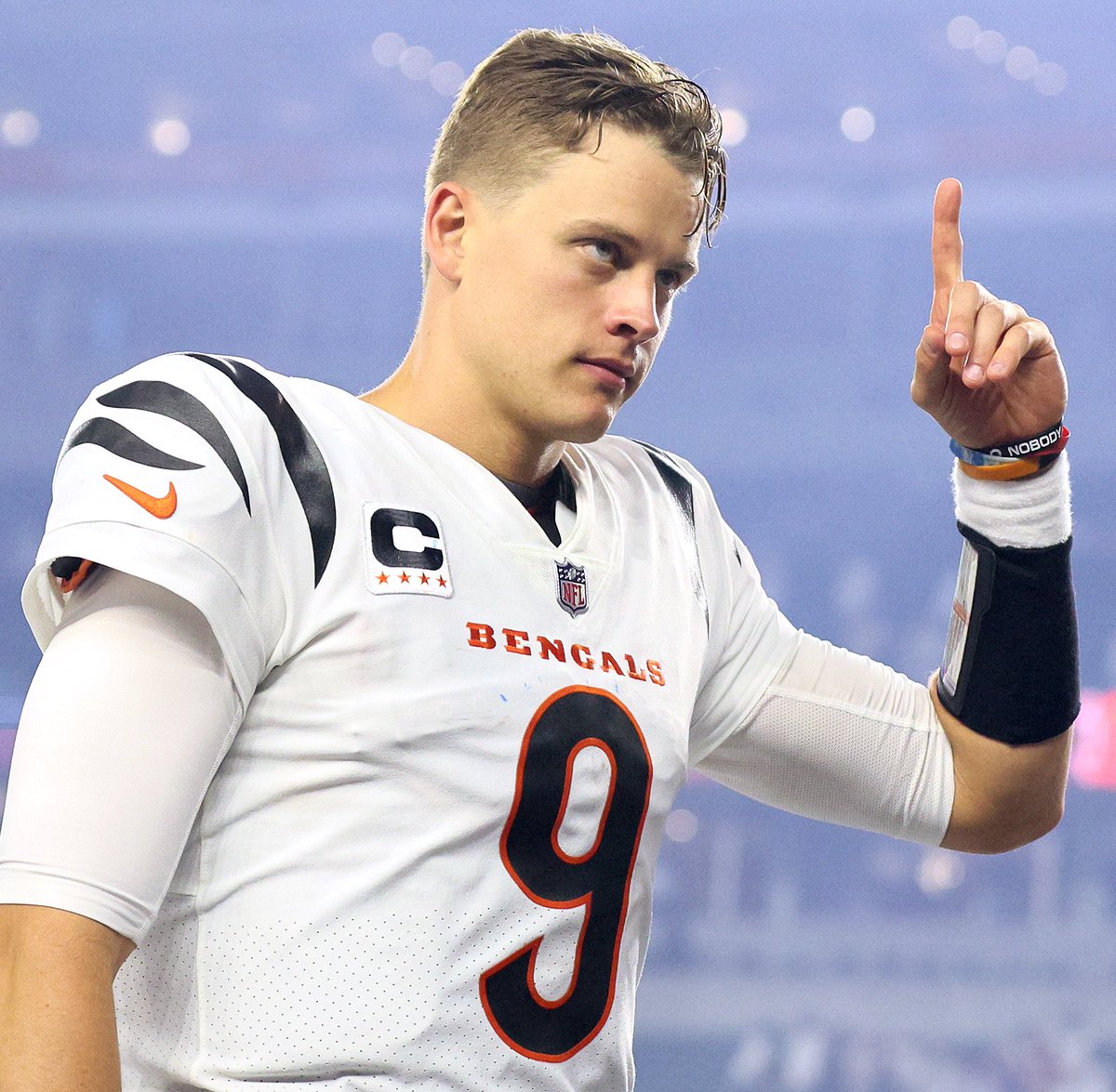 MLFootball's tweet photo. HAPPY BIRTHDAY: FOOTBALL LEGEND JOE BURROW TURNED 28-YEARS OLD TODAY.

• Pro Bowler
• National champion
• National Championship Game Offensive MVP 
• HEISMAN WINNER
• Maxwell Award
• Walter Camp Award
• Johnny Unitas Golden Arm Award
• Davey O'Brien Award

🐐🐐🐐

LEGEND. https://t.co/bmS8PKwKne