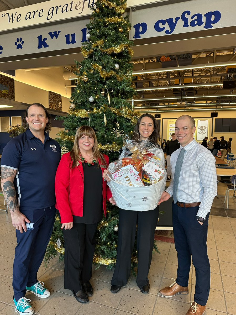 FraserCrew's tweet photo. Delivering Christmas baskets to my liaison schools is my favorite part of the season! 🎄 It’s a joy to visit schools and see the warm, welcoming spaces our staff create for students and families. Thank you to all who make this time of year so special! ❤️ #sd23 #sd23ed #sd23learns https://t.co/QL8TrP9qqB