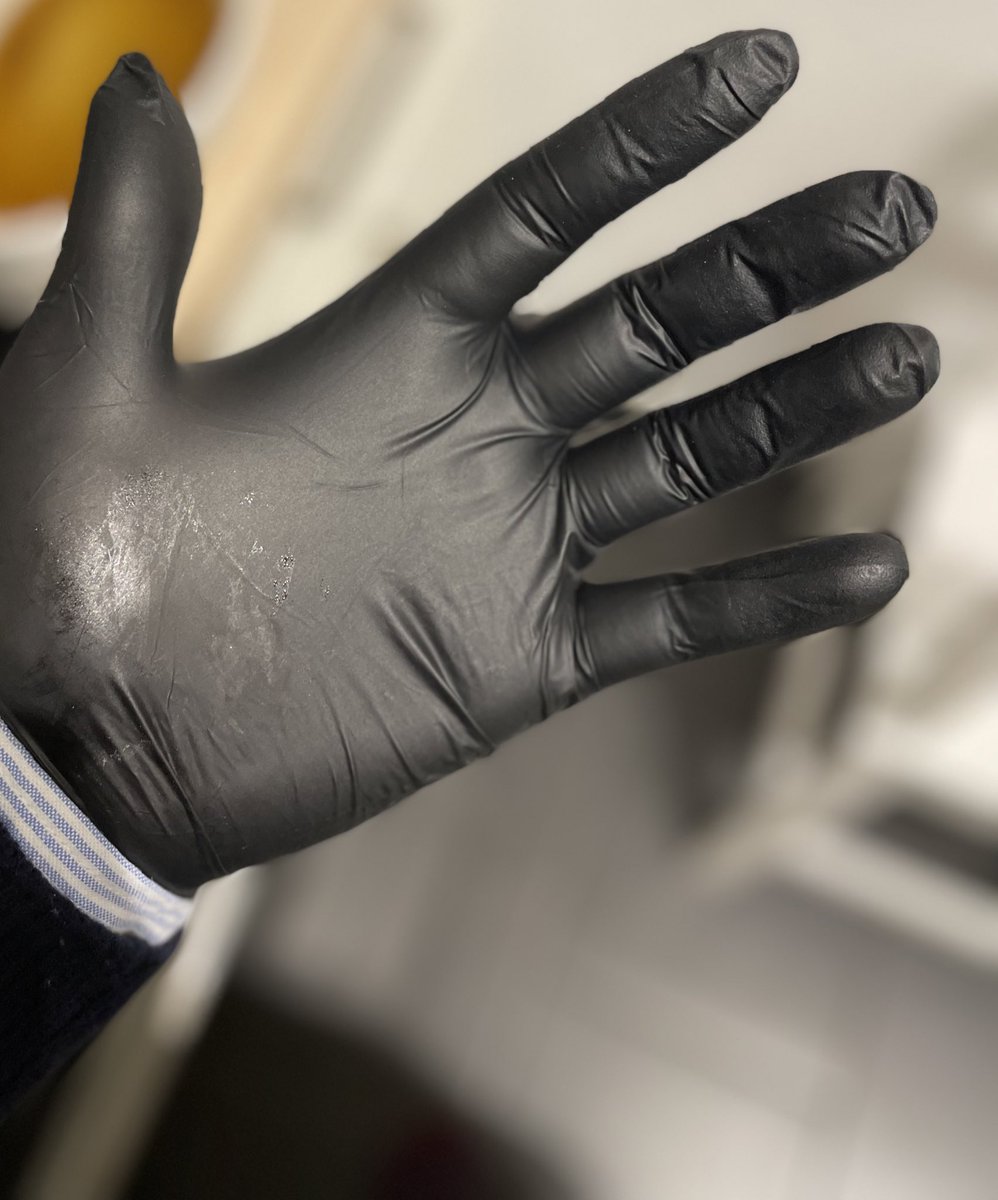 Der Unterschied zwischen Kartoffelstampf+Fischstäbchen+Spinat und heißluftkonfiertem Tagesfang im Pankomantel auf Püree à la Robuchon an cremiger Spinatgarnitur.