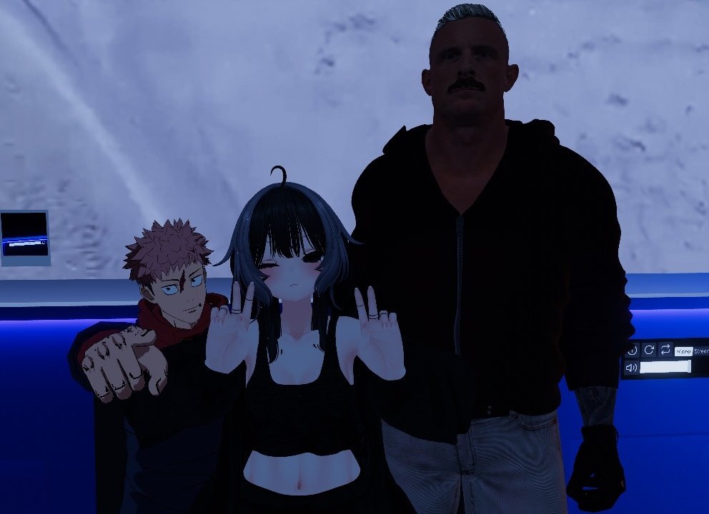 MaryPlaysVR's tweet photo. Its been a month since I started using Virtual Reality to make friends (since I don't have any) and it has helped me wonders with my mental health.

The immersion makes the connections feel more genuine and comforting. Im grateful for this technology for bringing people closer❣️ https://t.co/GPeMO6FAVM