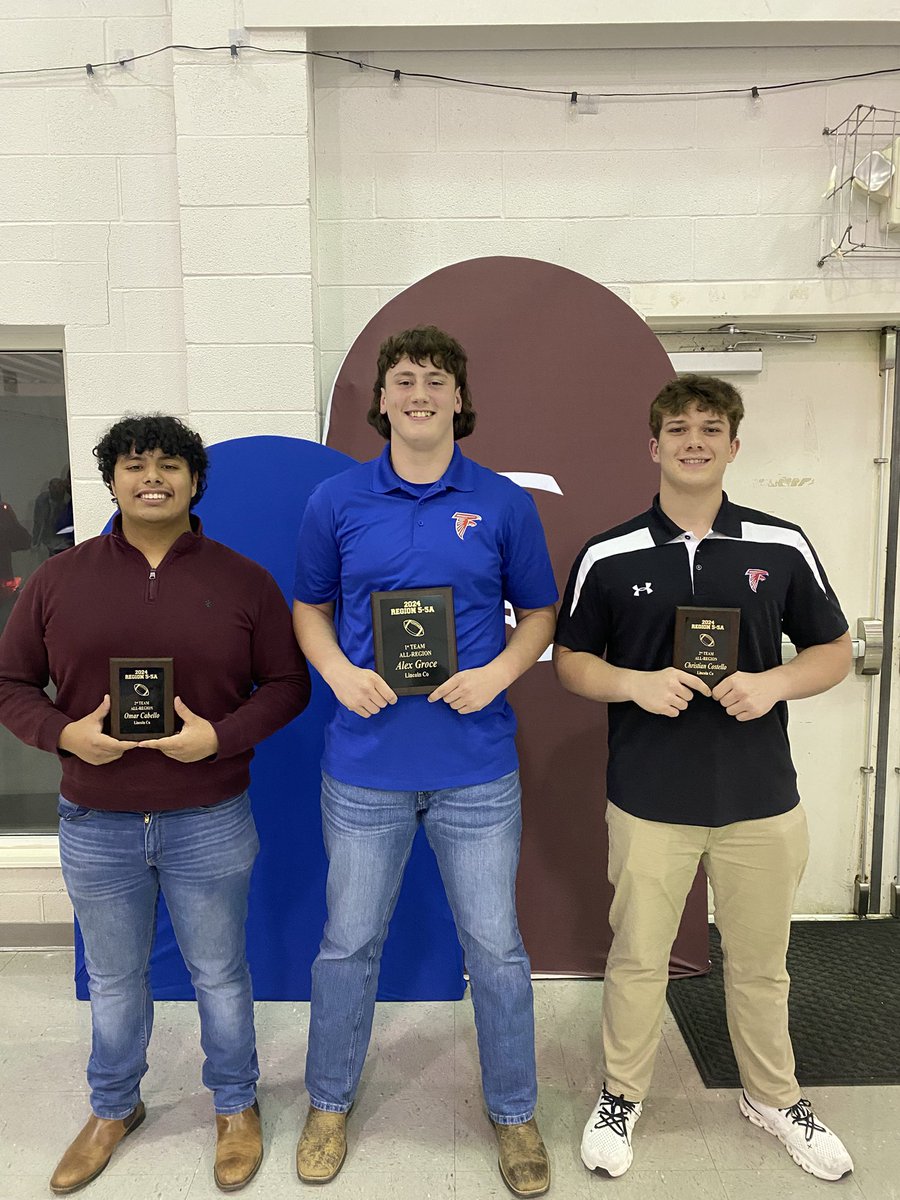 #AGTG Super blessed to be named 1st Team All-Region 
<a href="/CoachPitt_LC/">Evan Pittenger</a> <a href="/LCFalconFB/">LCHS Falcons</a> <a href="/CoachCHam/">Eddie Cunningham</a> <a href="/coachdobbs78/">Jason Dobbs</a>