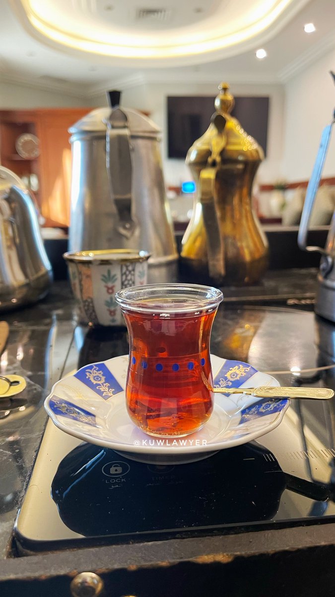 kuwlawyer's tweet photo. الآن هناك:
- شخص ينتظر الصَّباح لغسل كليته
- شخص ينتظر الصَّباح لإجراء عملية
- شخص يرقد في العناية
- شخص لا يملك قوت يومه

في كل صباح تذكَّر هذا الحديث واستشعر نِعَم الله عليك واشكره، قال النبي ﷺ: من أصبح منكم آمنًا في سِربه، معافى في جسده عنده قوت يومه؛ فكأنما حيزت له الدُّنيا. https://t.co/WoPnGWrlFe