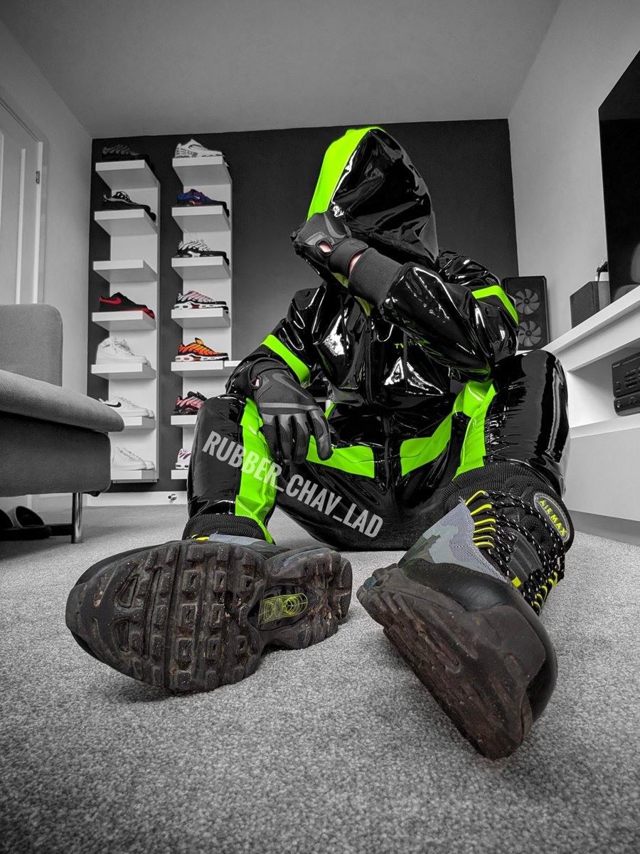 Nairo_Pup's tweet photo. Shiny gear and sneakers ready to worship 😈
@twinkx_official https://t.co/t1ZmHabc3Q