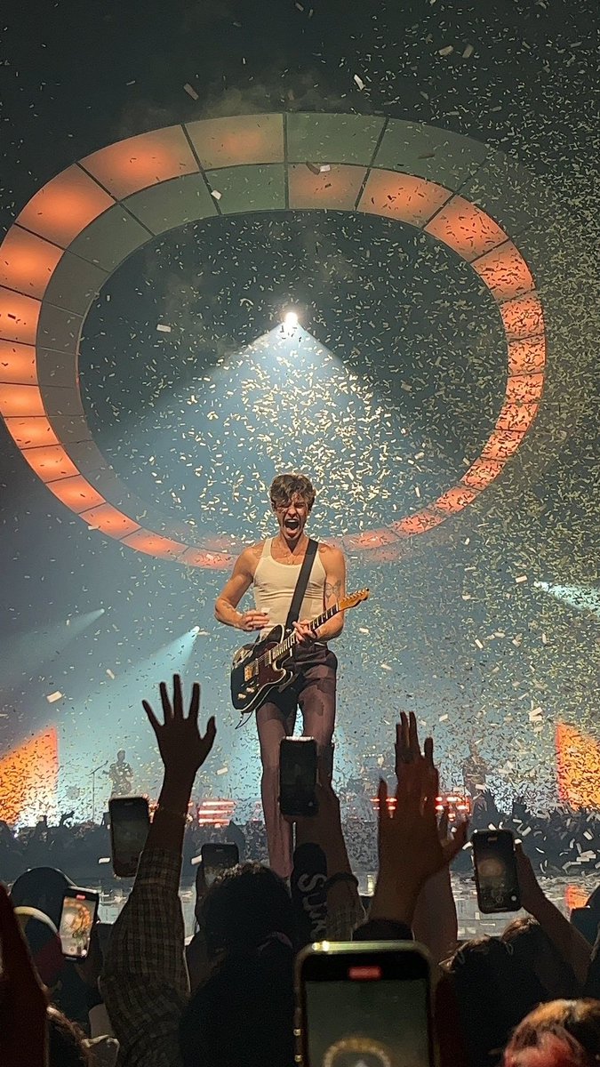 nigxtss's tweet photo. money is fake, shawn mendes concerts aren’t https://t.co/YBnzKziqRc