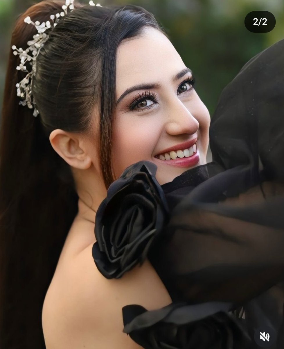Aalisha_world's tweet photo. "Radiating elegance and grace, she wears her crown like a queen! ๐โจ Perfect for the most magical moments.
#Aalishapanwar #Aalishians
@aalishapanwar07 #Aalishainsforever
#CrownJewelry #BridalBeauty #QueenForADay" https://t.co/868yZTGsSS