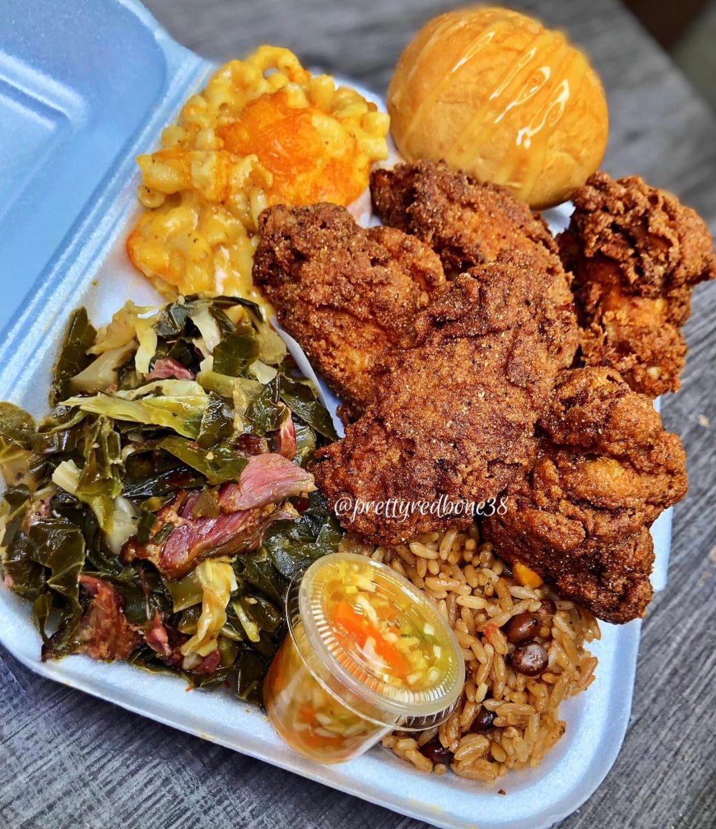 dog_tree2002's tweet photo. @FoodPornPhotos Yes I will pay $40 for this meal there's a lot of goodies in that mirror a lot of healthy food https://t.co/oS94RWYOtX