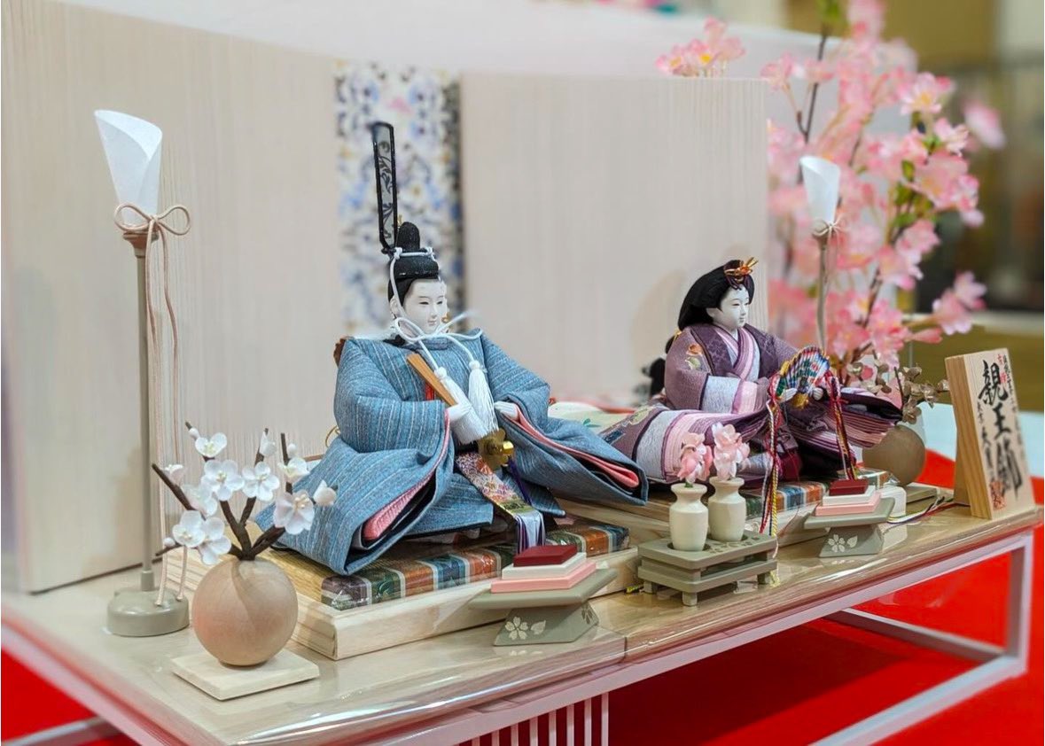 久月浅草橋本店 では、ただいま200点以上のひな人形を展示しております