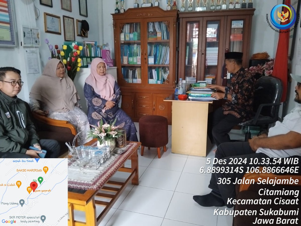ncisriMuly's tweet photo. Kamis (5/12), Sri Mulyani, Luhkan Kab. Sukabumi, melakukan survei lokasi untuk acara Makan Bergizi Gratis di 2 Sekolah SD di Kecamatan Cisaat #giatluhkansatminkalbogor #Sukabumi #Aktivitas @brpbatpp_bogor  @bppsdm_puslatkp @pusluh_bppsdm @bppsdm_kp https://t.co/q8O8YEiLP7