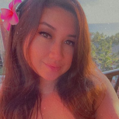 smolsicle's tweet photo. turned 30 in paradise 🌴✨ https://t.co/kWo6mukZaH