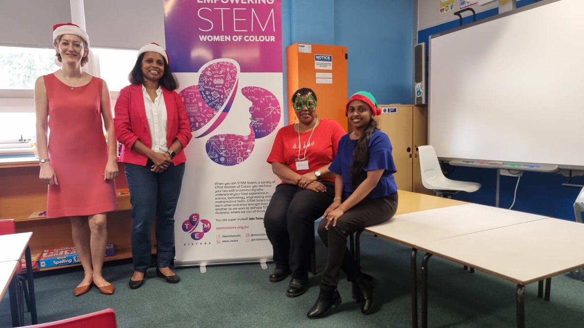 Grateful for the opportunity to show that science can be fun to 120 school children for Santa's Lab Sydney last week 
 <a href="/StemSistersau/">STEMSisters</a>