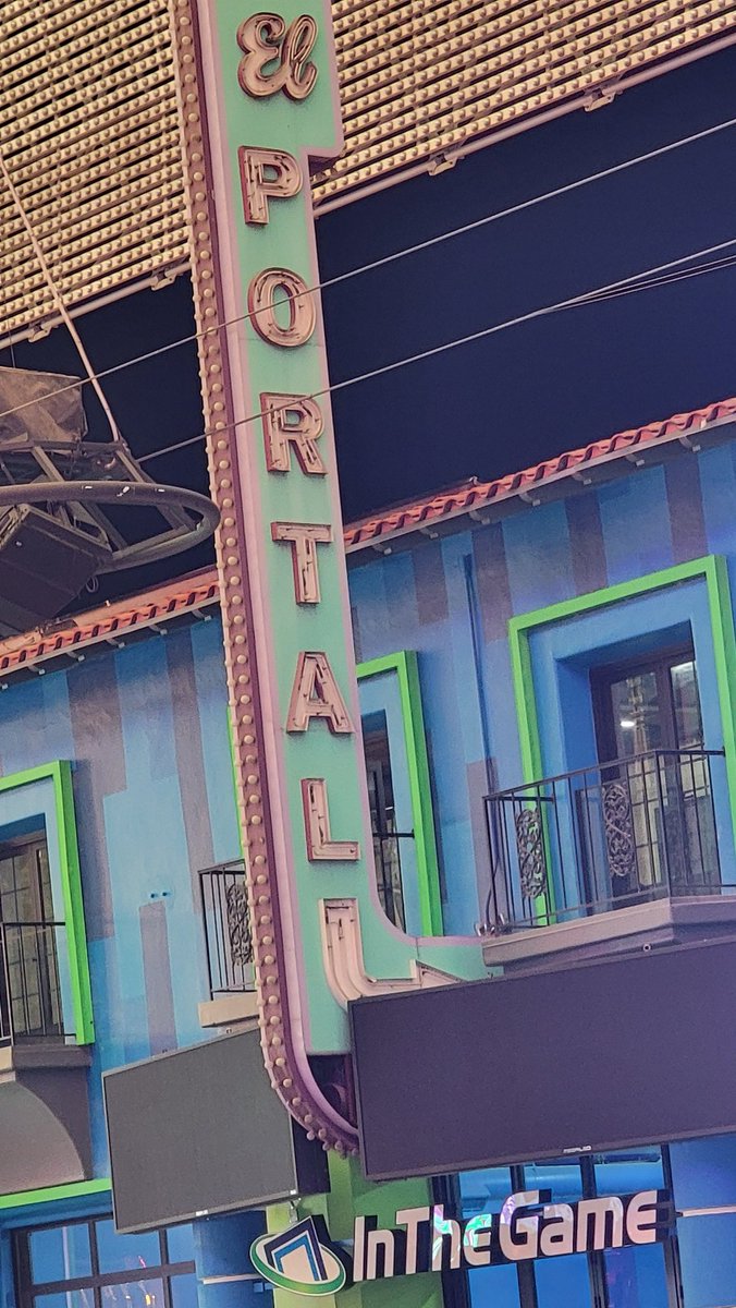 jaycecommo's tweet photo. @360vegas Is there any story behind this sign? I'm the Vegas know it all with my friends because of you, but one of them asked me rm tonight. Never saw this. https://t.co/PaZcPosAd4